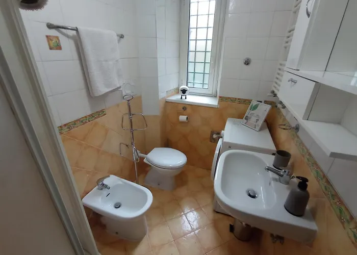 Casa Di Roberto - Metro E Servizi A Due Passi! Apartament