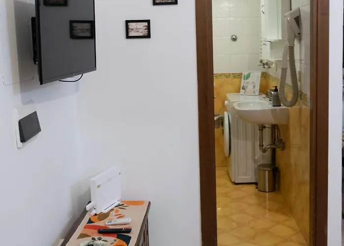 Casa Di Roberto - Metro E Servizi A Due Passi! Apartament *